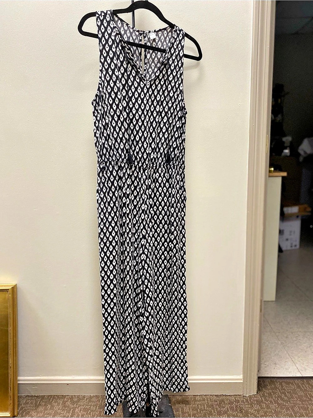 Old Navy Geometric Maxi Dress in Black & White Size Medium